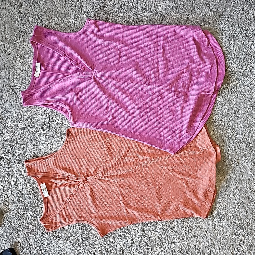 ZENANA - LOT OF 2 TANK TOPS size large
